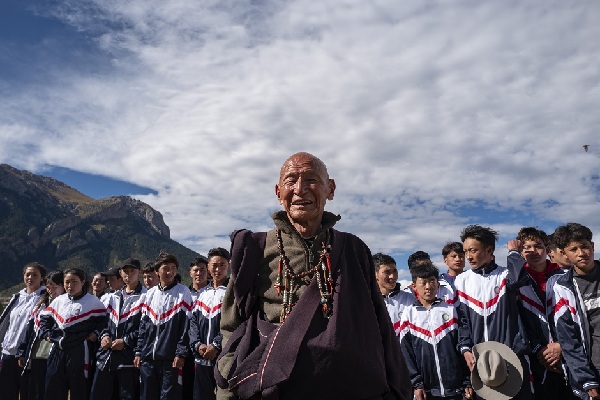 高原摄影诗人普布扎西 那人生最美好的时光 高原摄影诗人普布扎西 那人生最美好的时光