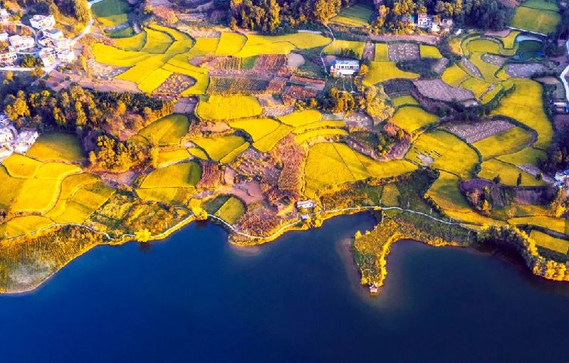 牢记职责展形象:贵州签约摄影师永远在路上