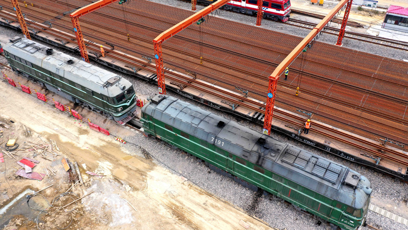 除夕，他们奋战在贵南高铁建设工地