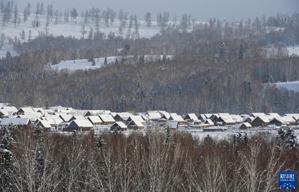 新华全媒+丨新疆四季:冬——“冰火”二重奏