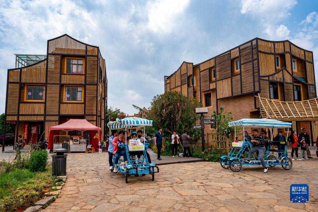 小渔村:依托滇池 生态富民