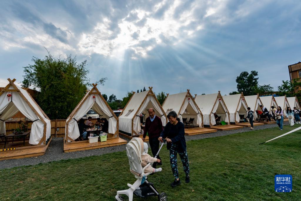 小渔村:依托滇池 生态富民