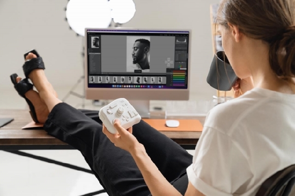 数字创作控制器 Tourbox 推出全新一代适配软件，变革影像生产流程