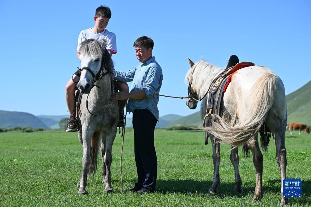 四季中国|四季牧歌:乌兰毛都草原的“夏日牧歌”