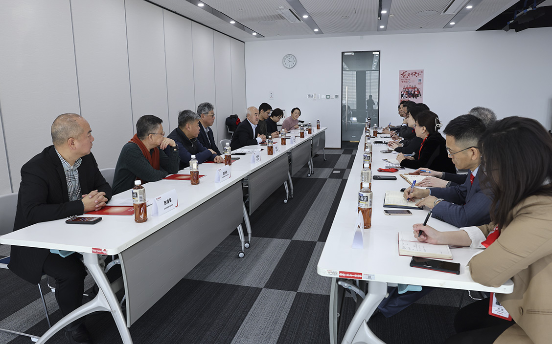 学会在京领导春节前拜访三家摄影器材商 学会在京领导春节前拜访三家摄影器材商