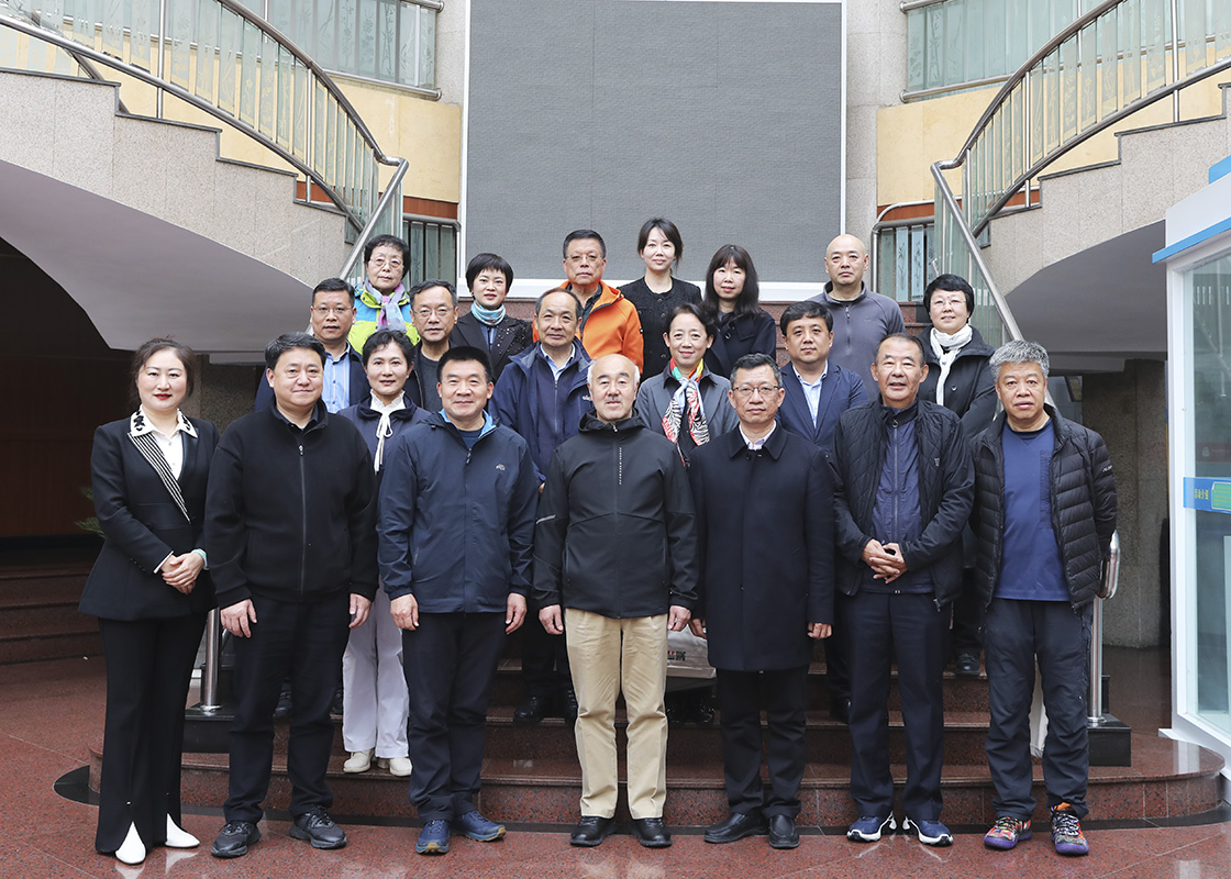 中国新闻摄影学会领导赴人民摄影报社考察调研