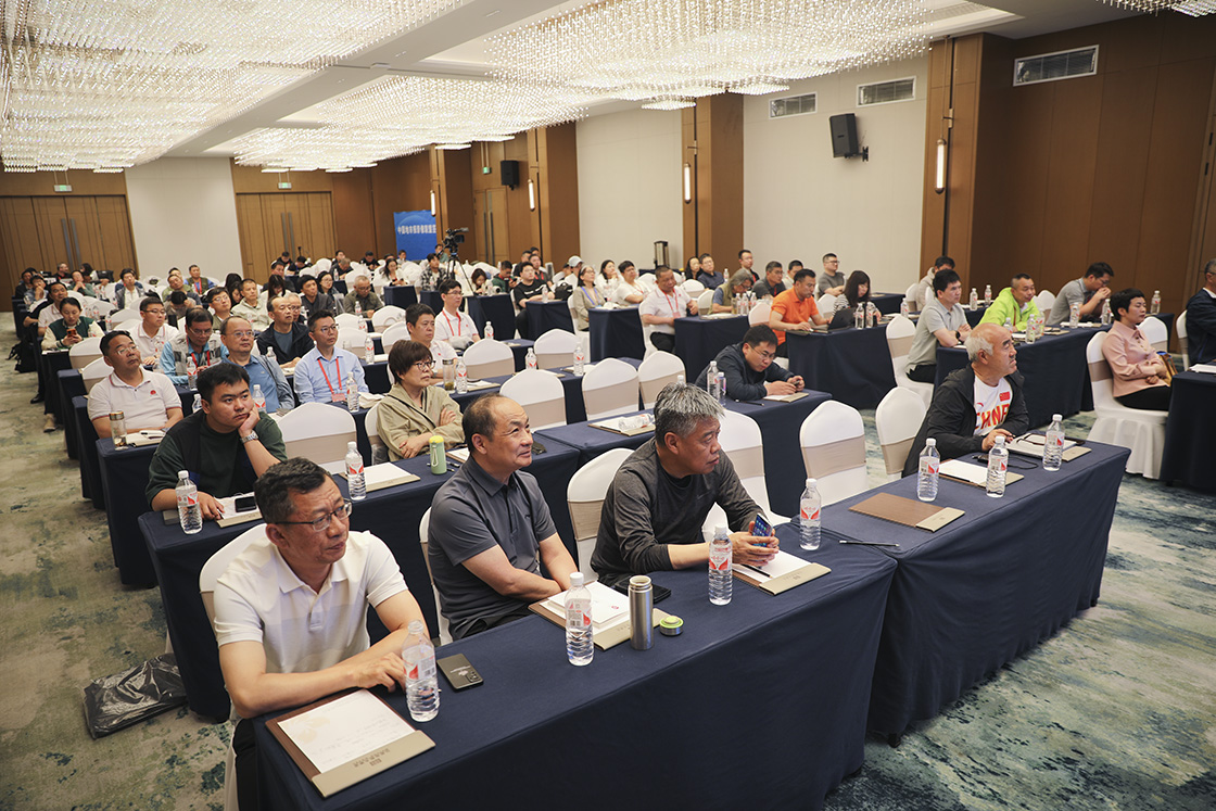 融媒体时代的新闻摄影研讨会在日照举行 融媒体时代的新闻摄影研讨会在日照举行