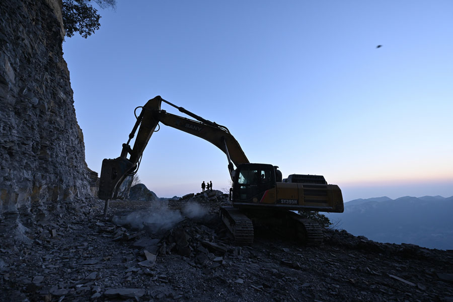 绝壁开路 绝壁开路