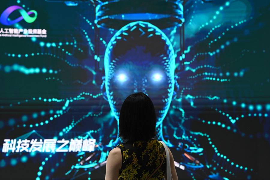 AI 替代人类还是智启未来？