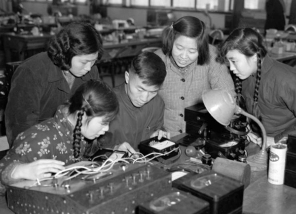 前新华社摄影记者杨溥涛去世，他拍下鲁迅迁葬虹口公园的画面