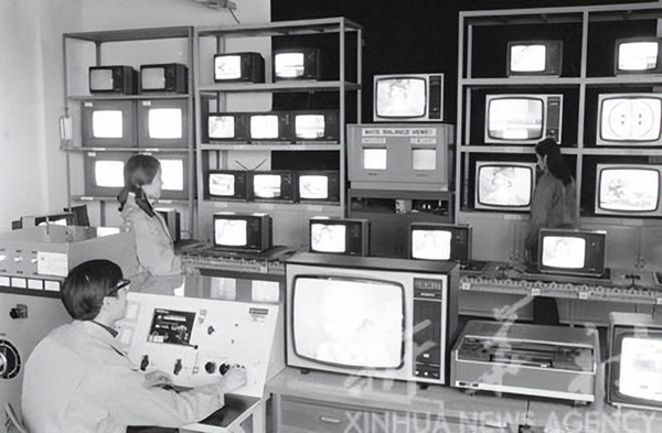 前新华社摄影记者杨溥涛去世，他拍下鲁迅迁葬虹口公园的画面