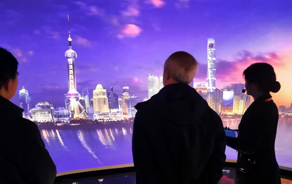 “复旦新闻·中国新闻摄影大讲堂”在沪开讲