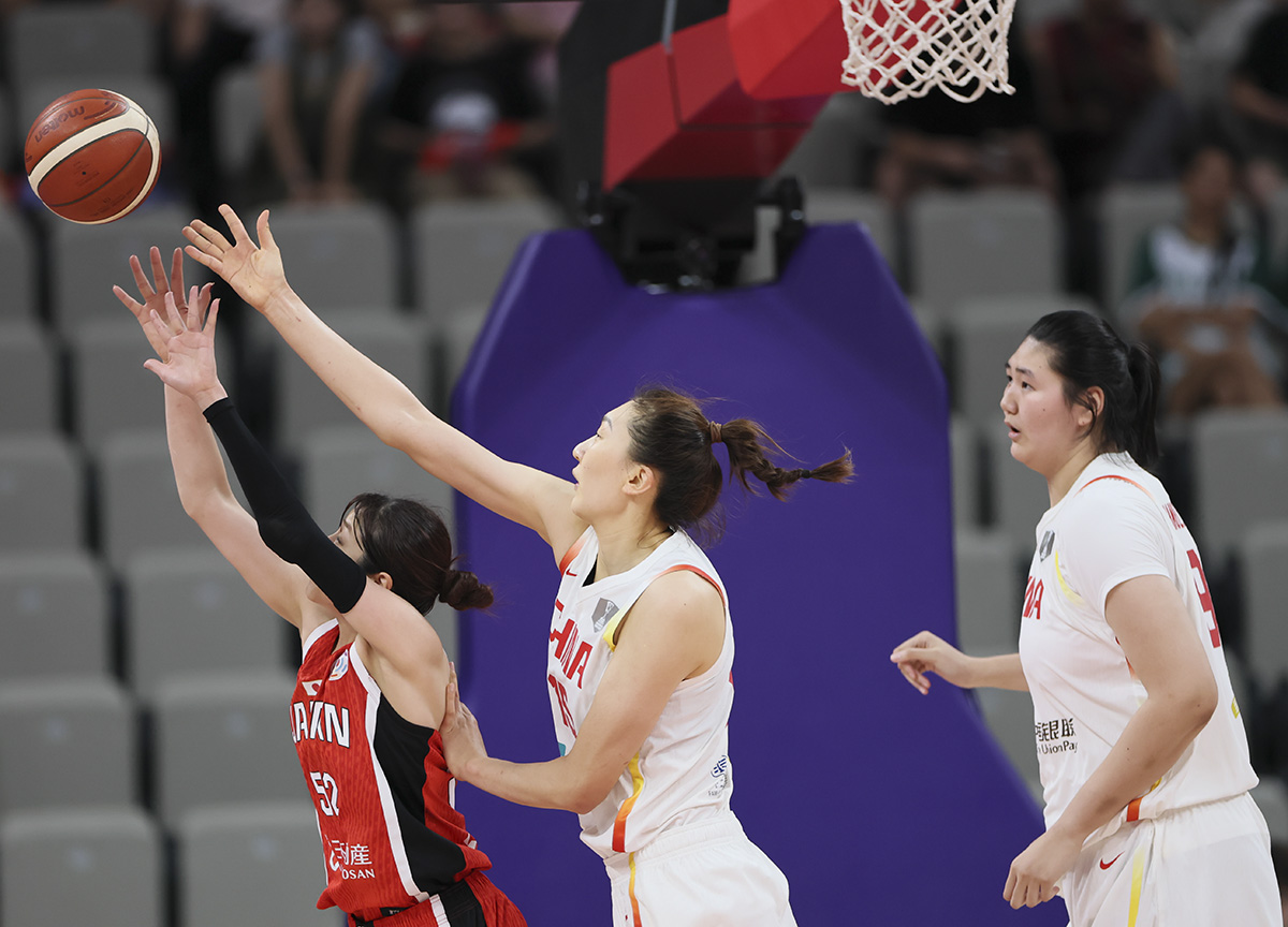 女篮亚洲杯｜中国女篮不敌日本队止步亚洲杯半决赛