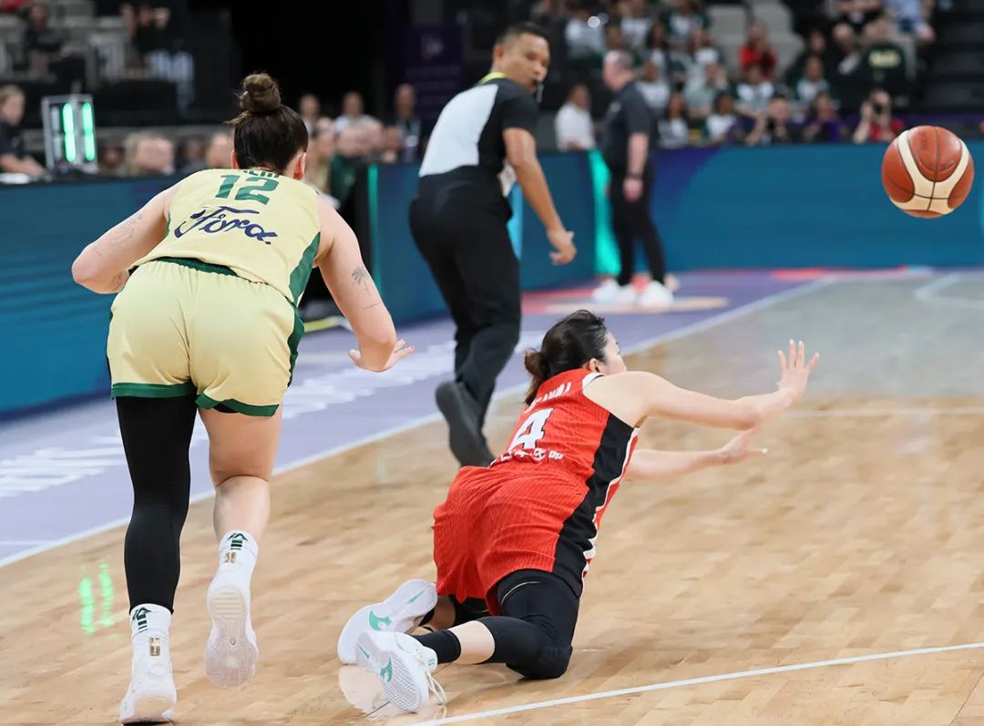 女篮亚洲杯｜澳大利亚女篮首夺亚洲杯冠军