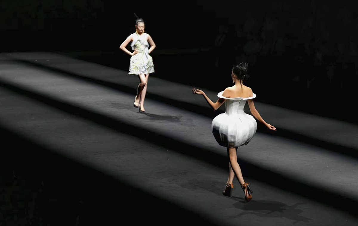 北京时装周：光影与艺术交融的盛宴