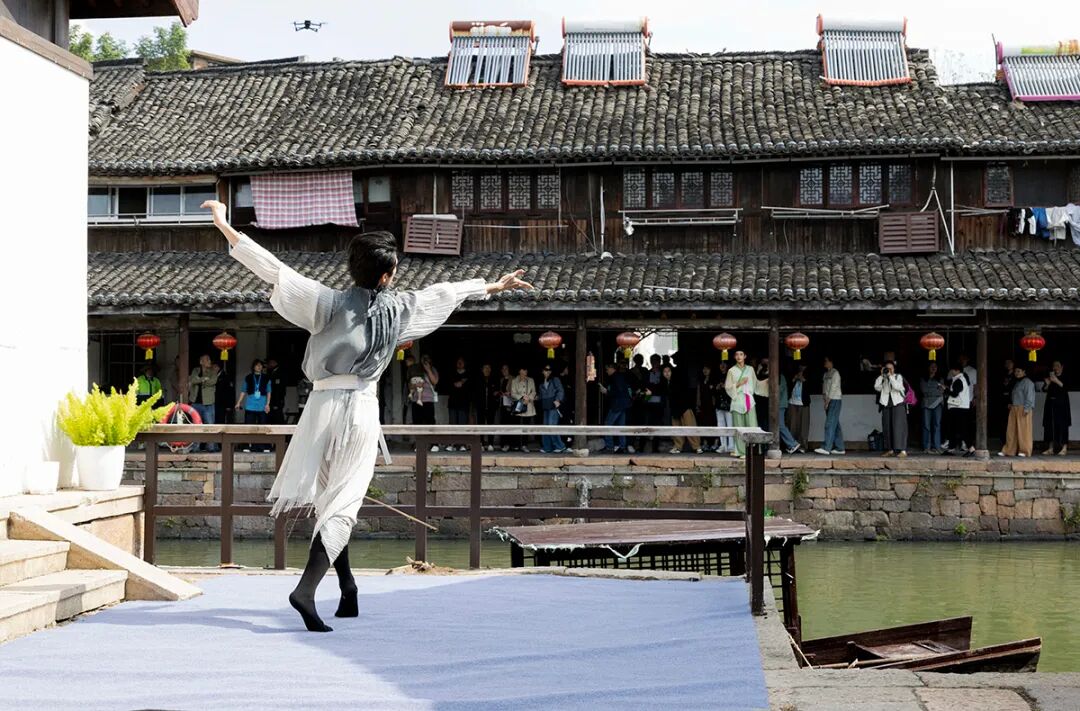 浙江德清:舞动江南古镇