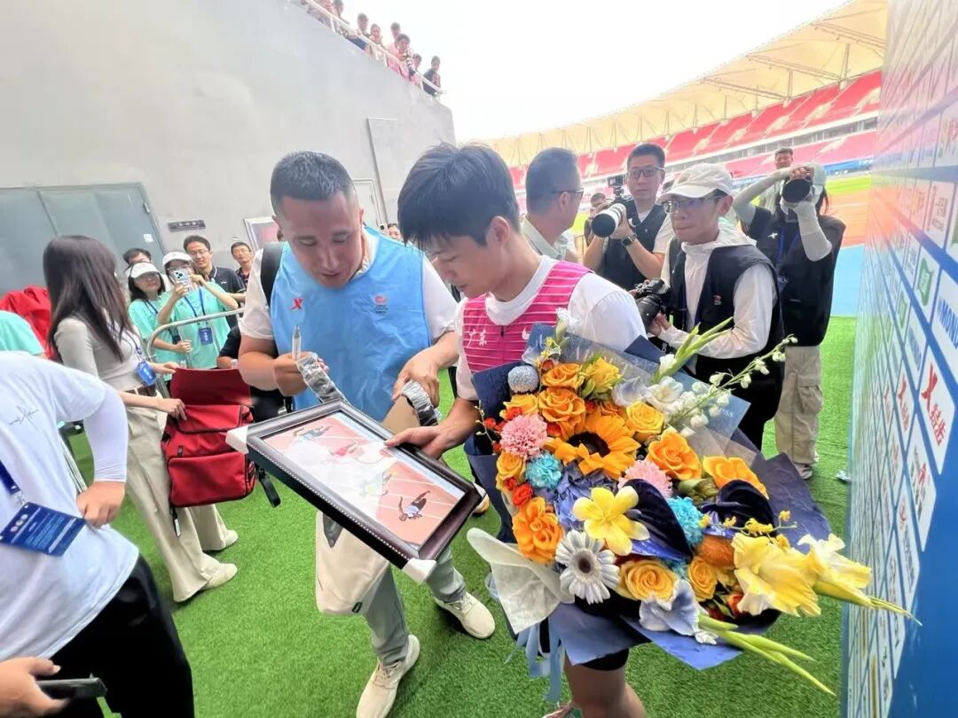 我是记者·我在现?。と巳毡ㄊ泳跏悠挡?025记者节特别策划