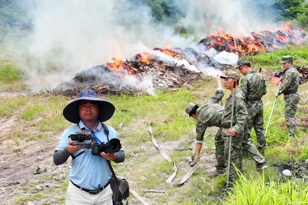 我是记者·我在现?。と巳毡ㄊ泳跏悠挡?025记者节特别策划
