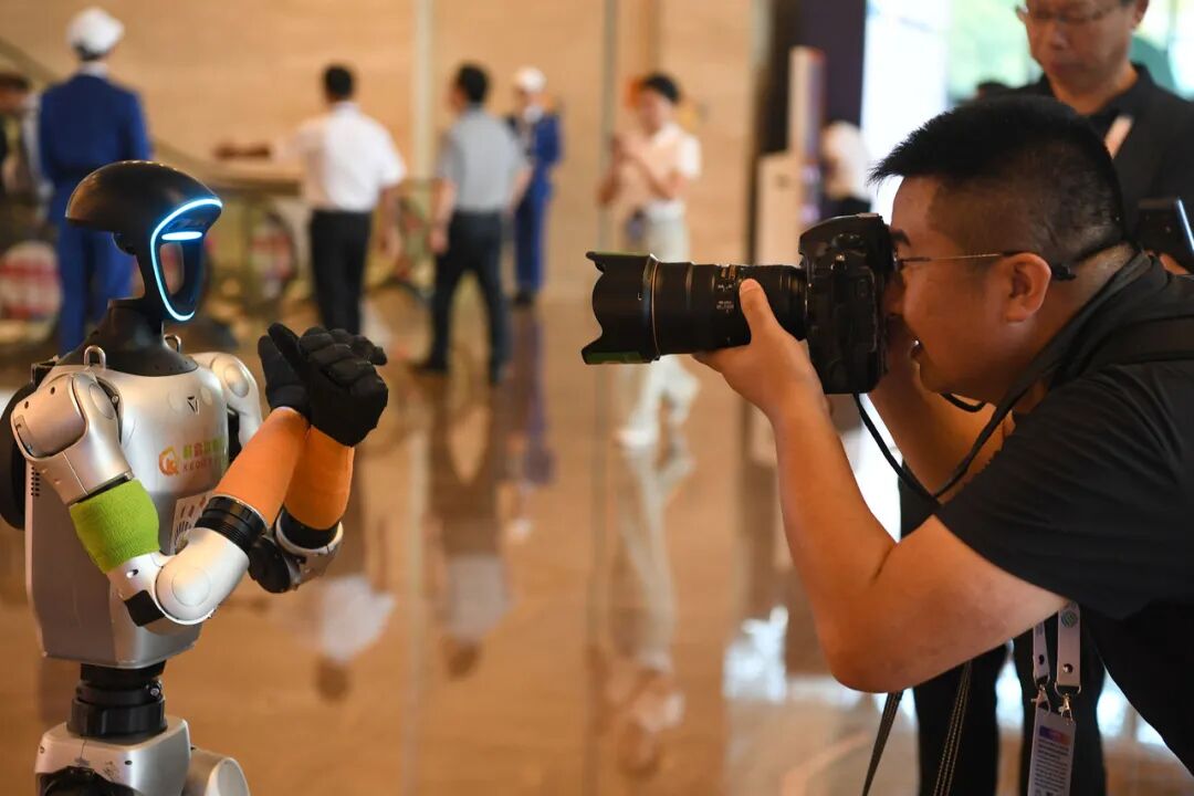 我是记者·我在现?。と巳毡ㄊ泳跏悠挡?025记者节特别策划