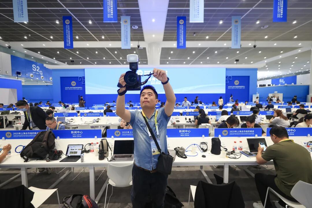 我是记者·我在现?。と巳毡ㄊ泳跏悠挡?025记者节特别策划