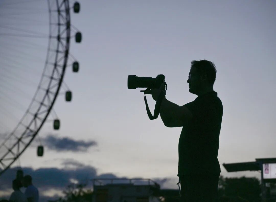 我是记者·我在现?。と巳毡ㄊ泳跏悠挡?025记者节特别策划