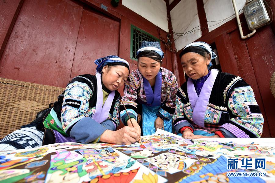 #（社会）（1）贵州龙里：苗族“画师”的30年苗画情怀