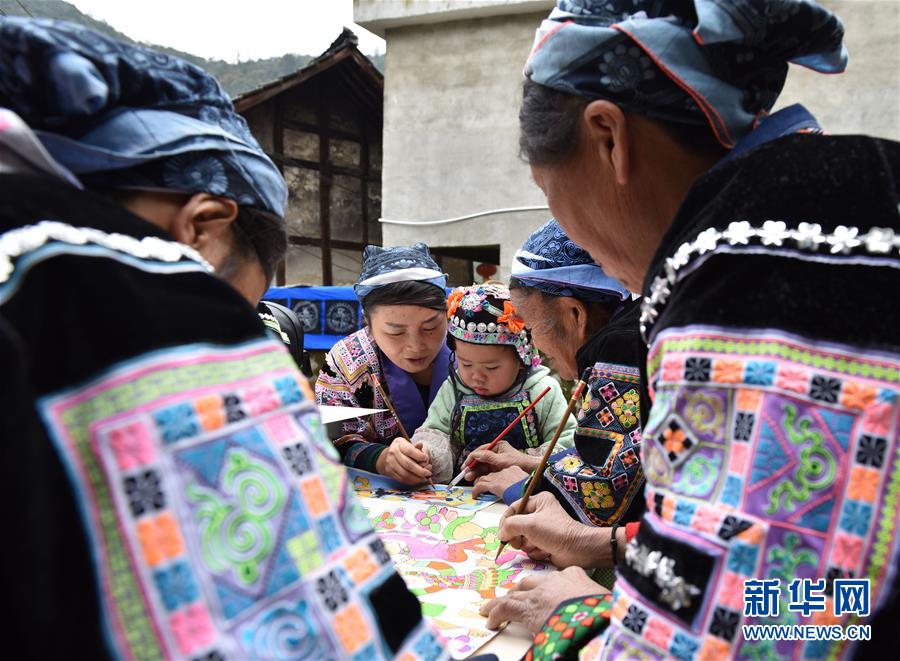 #（社会）（3）贵州龙里：苗族“画师”的30年苗画情怀