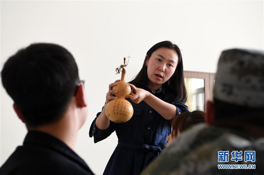 针尖上的葫芦世界 (文化)(1)针尖上的葫芦世界